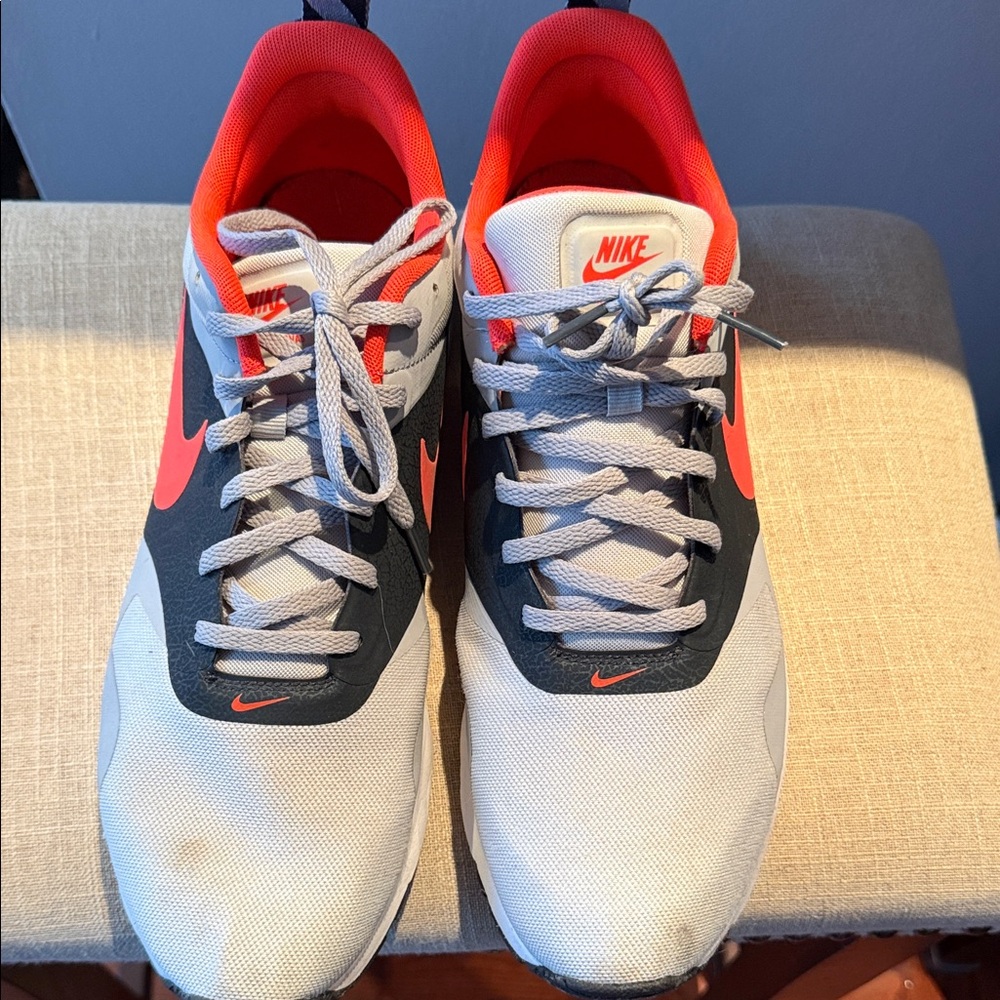 Nike Air Max Tavas sneakers.